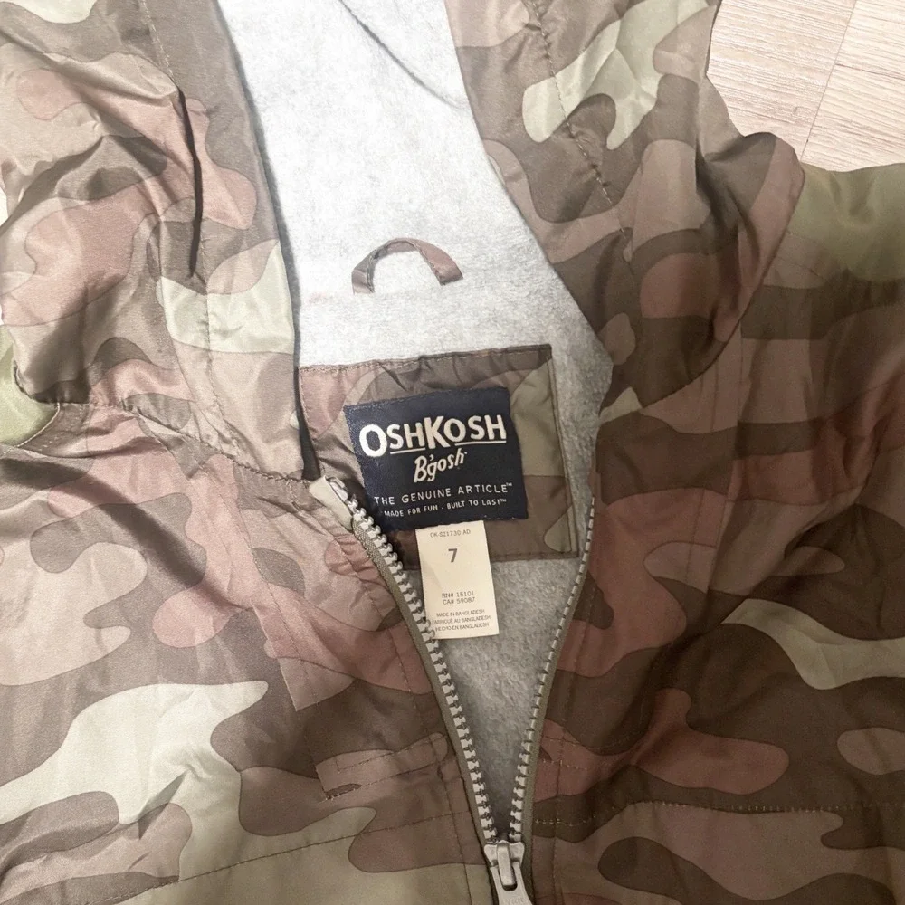 OshKosh B'gosh Boys Camo Colorblock Hooded Windbreaker Jacket Green Sz 7